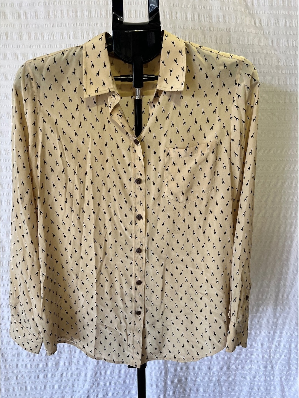 🦒 Fossil 100% Silk Giraffe Print Button-Front Blouse — M